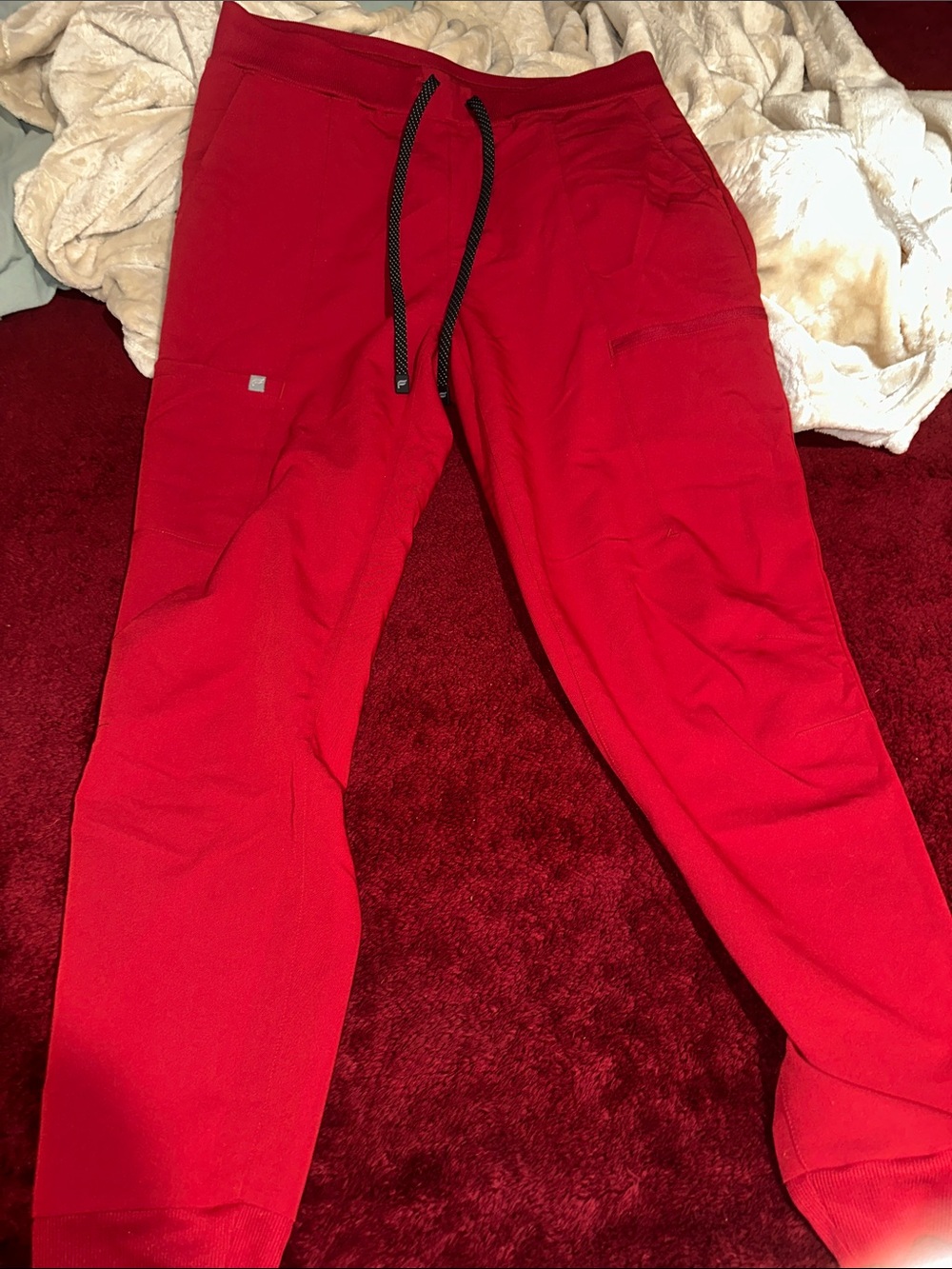 Fabletics scrub set xl top n joggers - Picture 4 of 5
